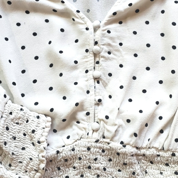 Polka-dot Gathered Long Sleeve Crop Top - Picture 3 of 3